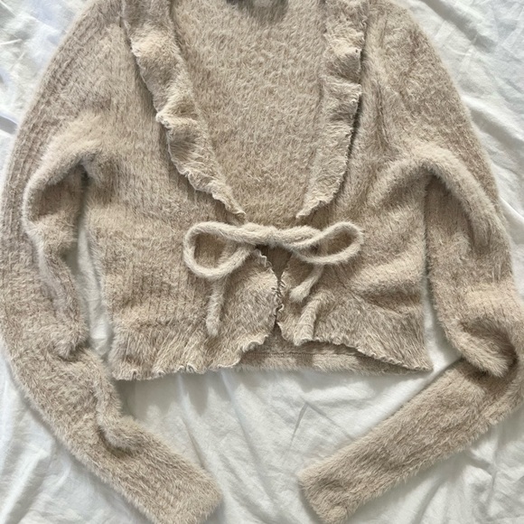 Bershka Tie-front Fuzzy Cardigan - Picture 2 of 4